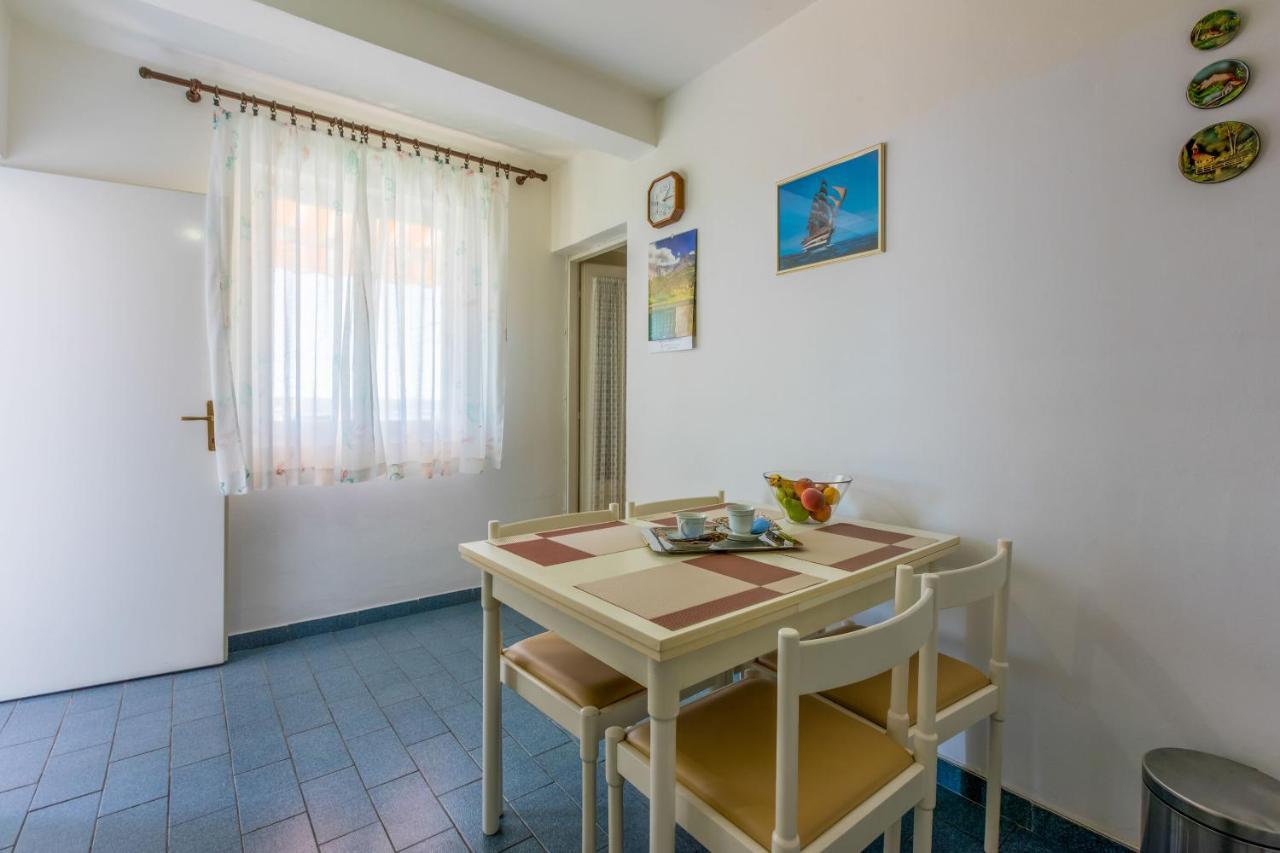 Apartments Danica ドラマリ エクステリア 写真