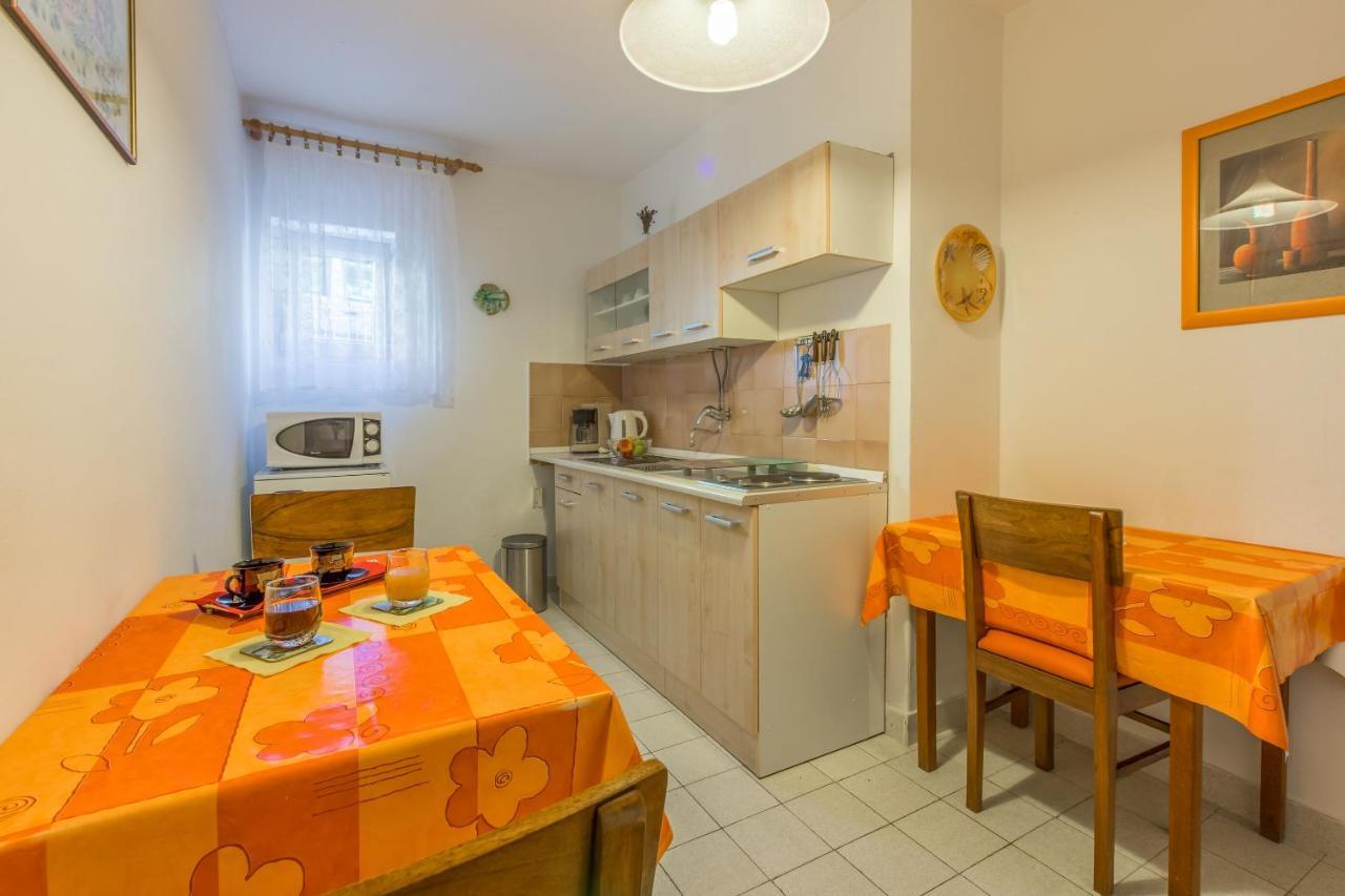 Apartments Danica ドラマリ エクステリア 写真