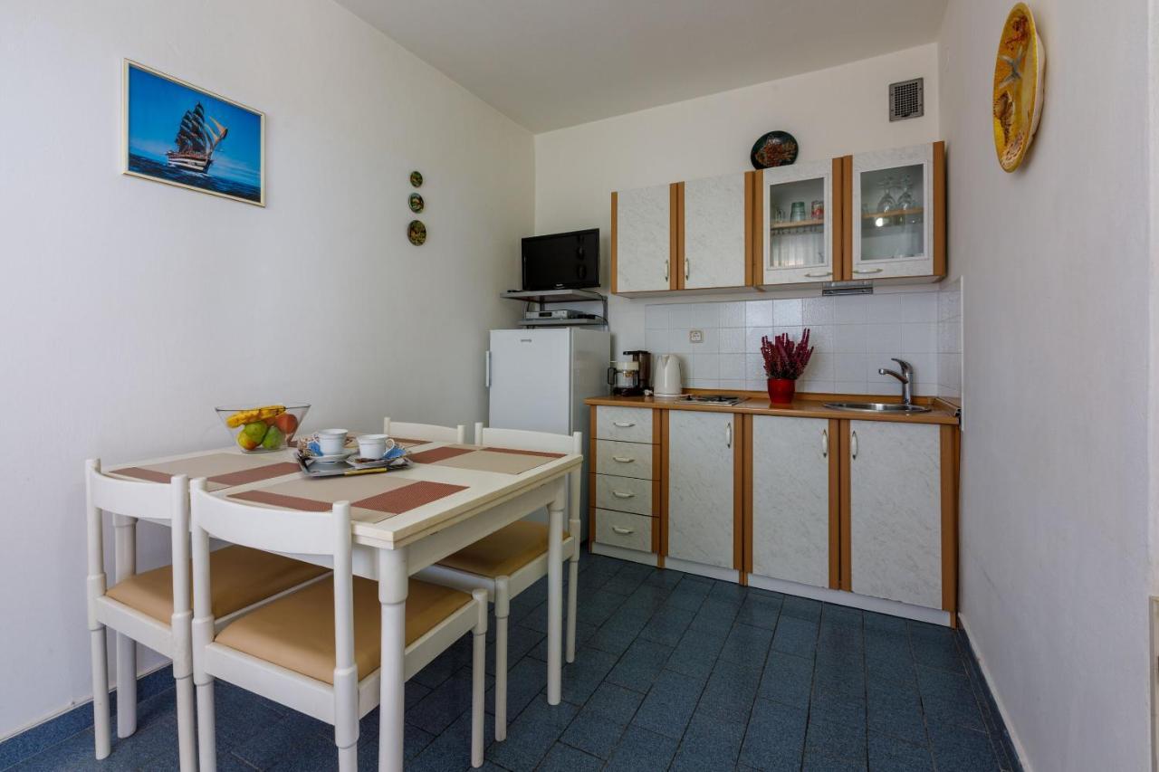 Apartments Danica ドラマリ エクステリア 写真